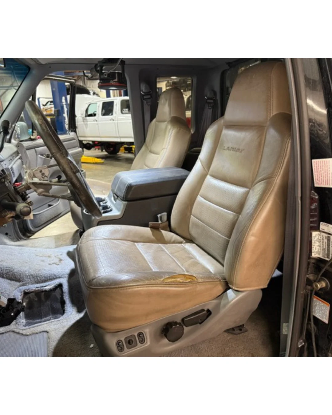 1999-2010 Superduty Seat Bracket Conversion Kit for EXTENDED CAB - Image 3