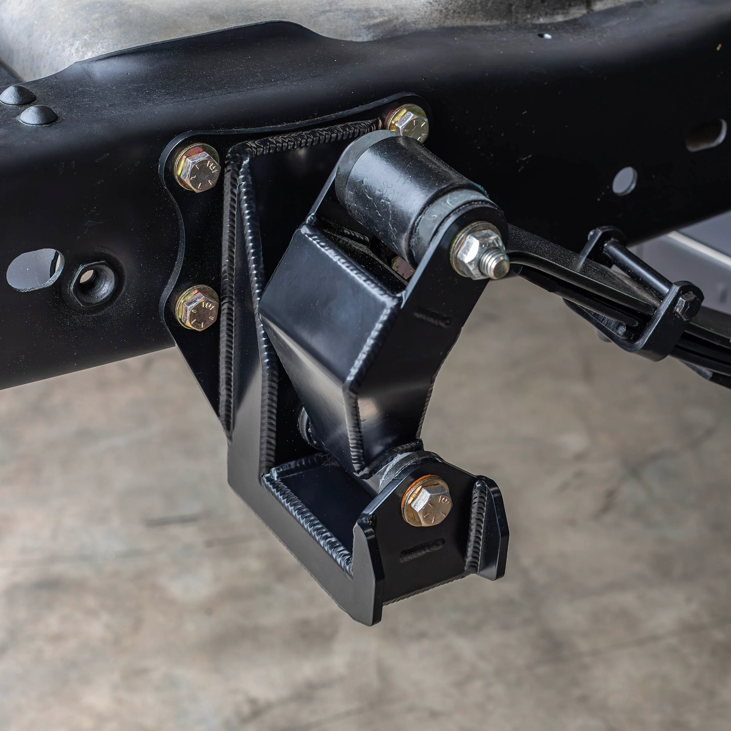 80-96 Bronco Fabricated Shackle Hanger and Extended Shackle Combo - Image 3