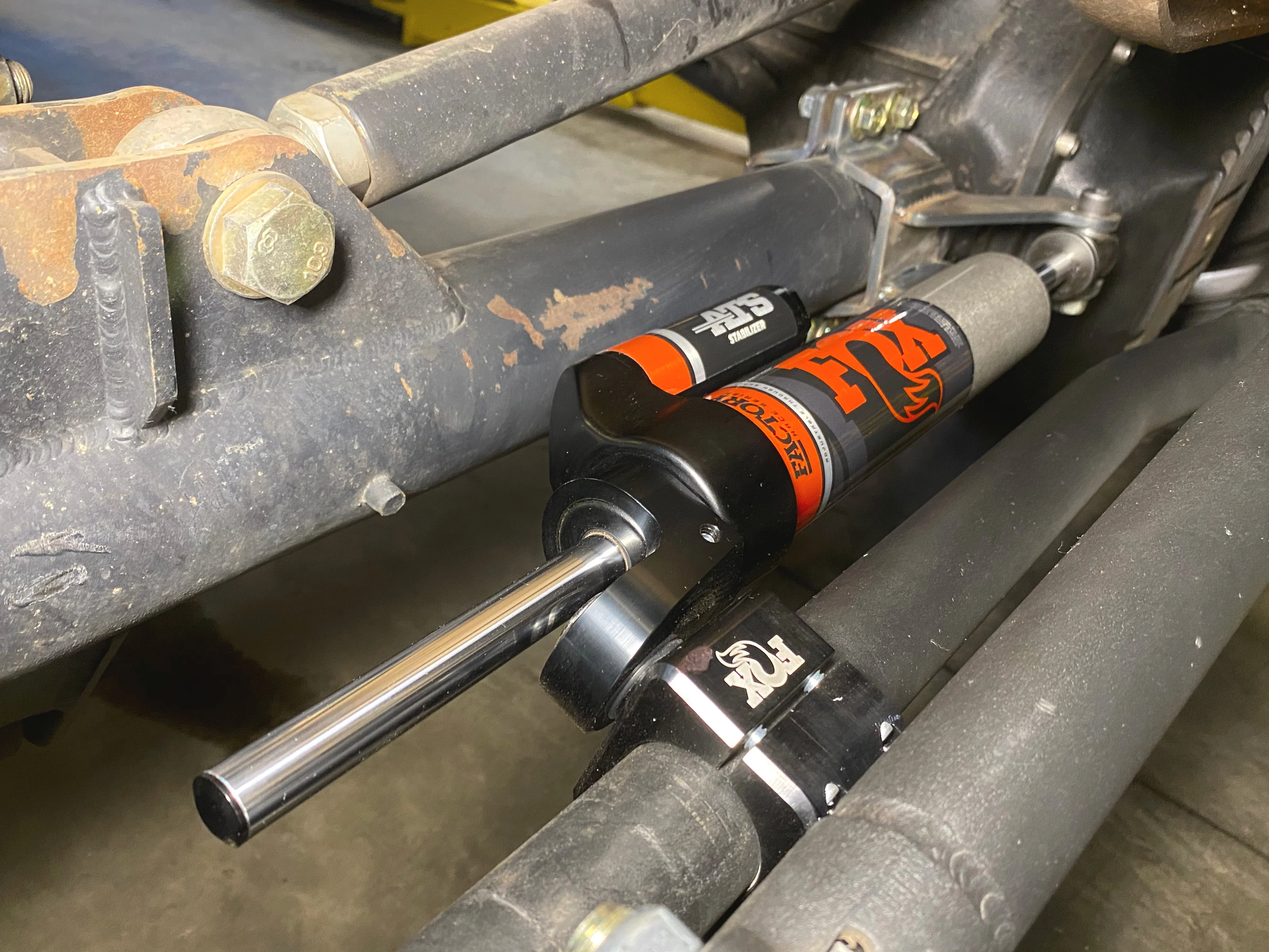 Fox ATS Steering Stabilizer Kit - Image 4